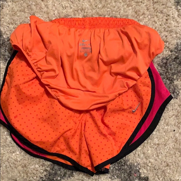 Nike running shorts - Picture 3 of 3